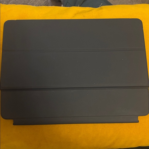 Apple iPad Smart Keyboard - Black - Picture 5 of 6